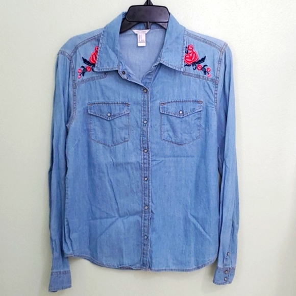 Forever 21 Chambray Denim Long Sleeve Embroidered shirt top sz Medium - Picture 1 of 6